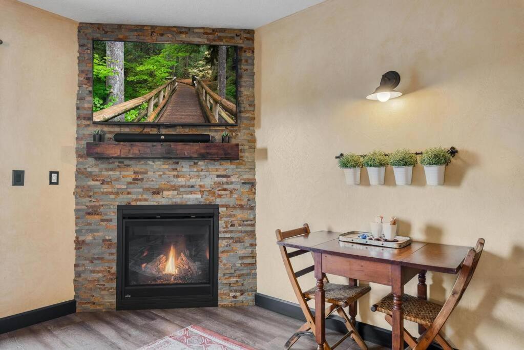 The Rustic Suite - Main Street Lodge In Berlin Exteriör bild